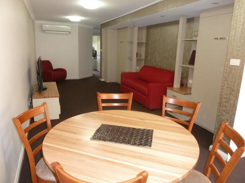 The Aston Motel Τάμγουορθ Εξωτερικό φωτογραφία