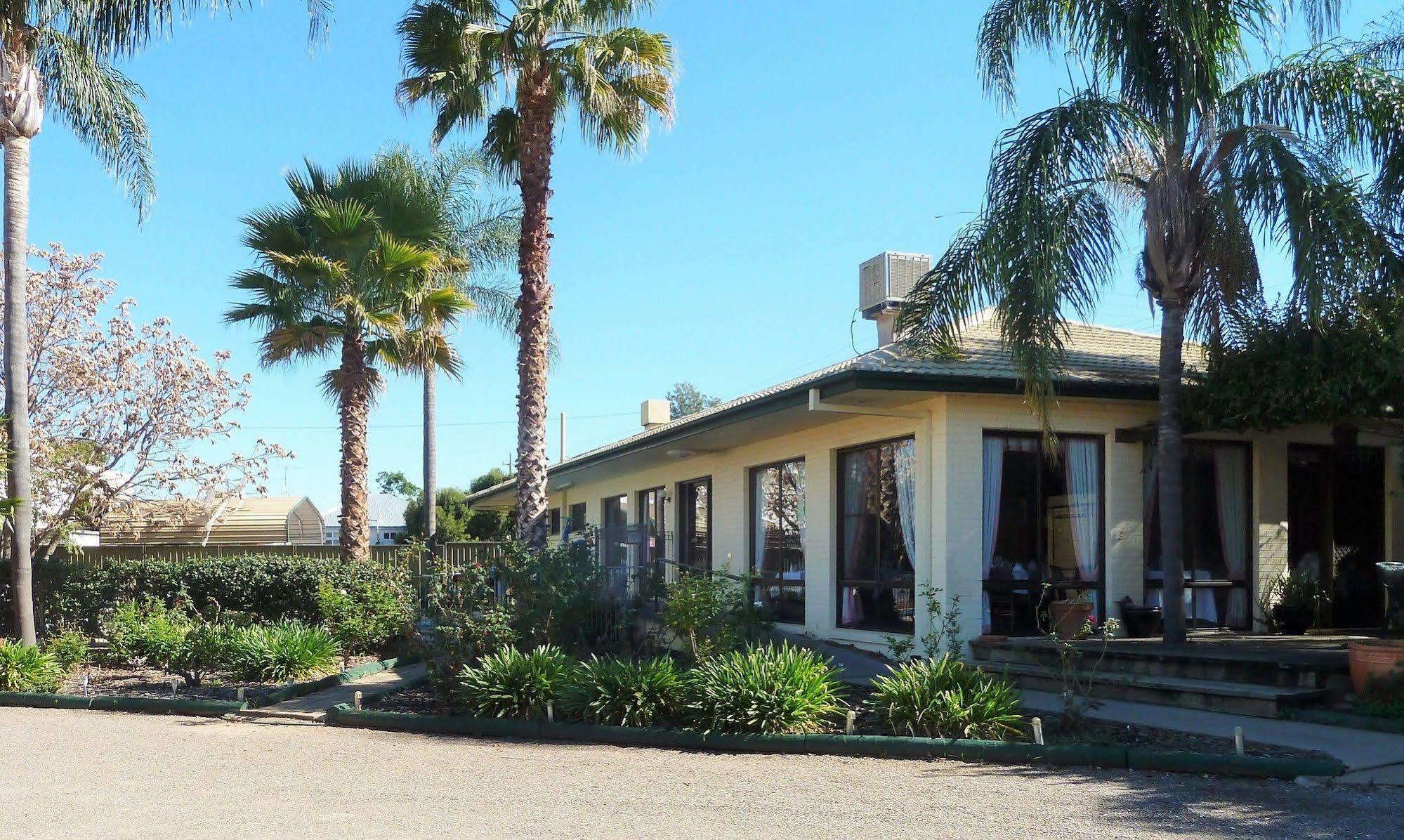 The Aston Motel Τάμγουορθ Εξωτερικό φωτογραφία